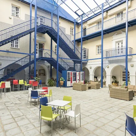 Inturjoven Hostel *